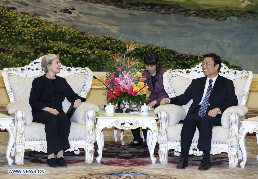 Le vice-président chinois rencontre une délégation du Forum international des femmes