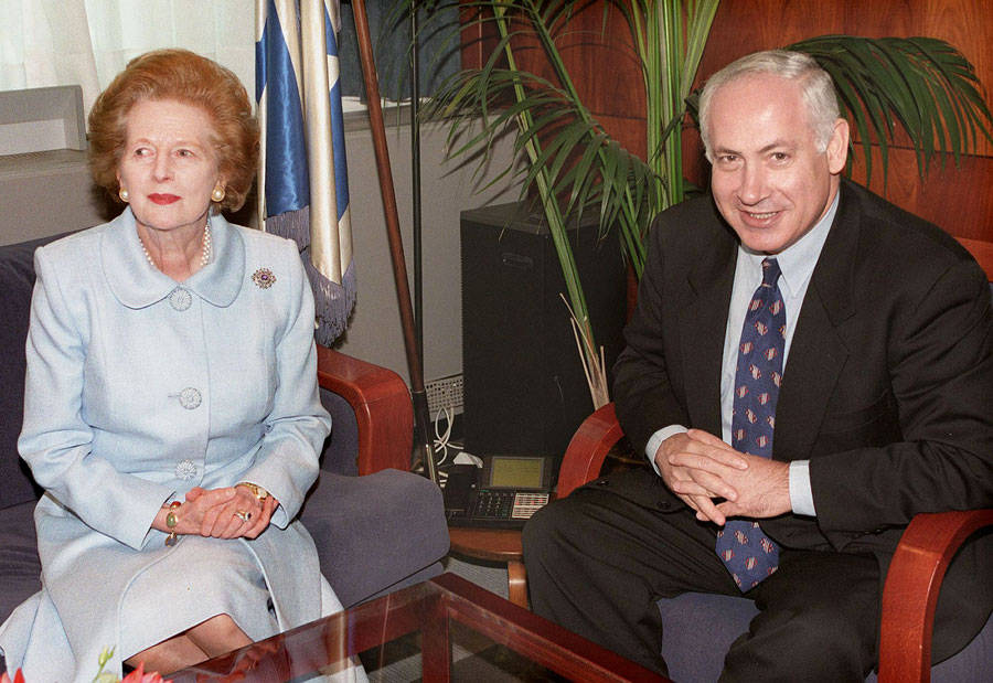 L'ancienne Première ministre britannique Margaret Thatcher rencontre le premier ministre israélien Benyamin Netanyahou à Jérusalem, le 26 ao?t 1998. (Photo: Xinhua/AFP)