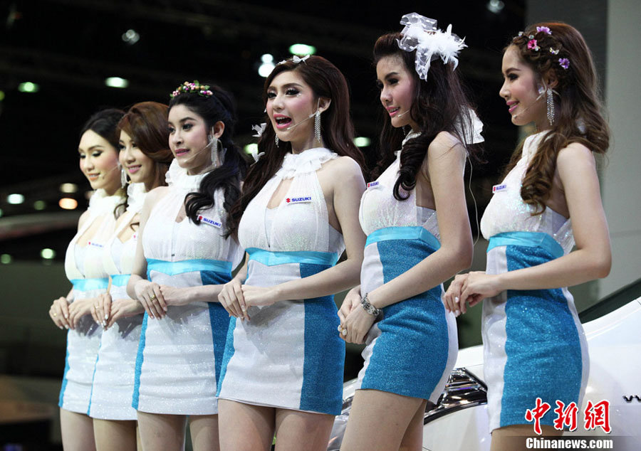 Belles voitures et jolies filles au salon de l'automobile de Bangkok (3)