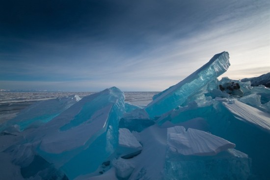 Les blocs de glace turquoises du lac Ba?kal (4)