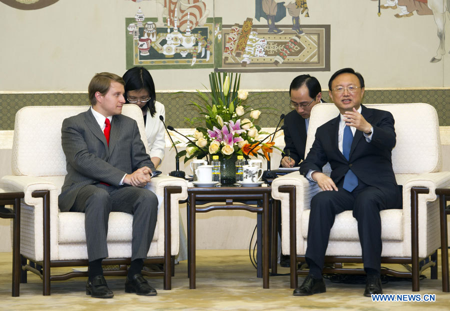 Un conseiller d'Etat chinois met l'accent sur les relations sino-américaines  (2)