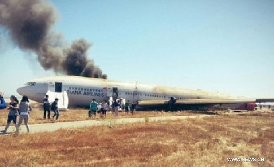 Au moins deux morts et 130 blessés dans le crash d'un avion de ligne à San Francisco 