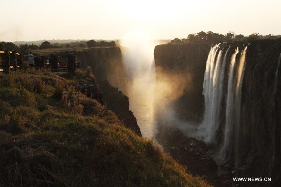 Découvrez la beauté des Chutes Victoria en Afrique