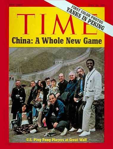 La délégation américaine de tennis de table à la Grande Muraille de Chine, à Beijing le 26 avril 1971.