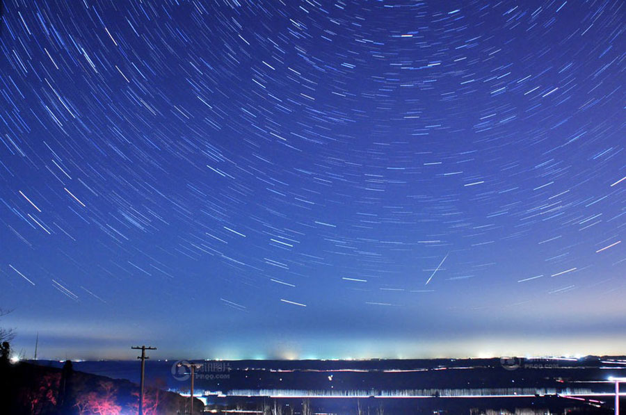 Le 4 janvier 2014 à minuit aux petites heures du jour, la municipalité de Qingdao, dans la Province du Shandong, a été le témoin du premier phénomène astronomique de cette année - une pluie de météorites. 