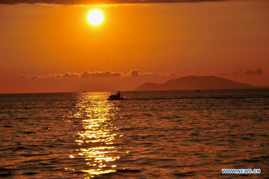 Photos: beaux paysages du coucher du soleil à Sanya