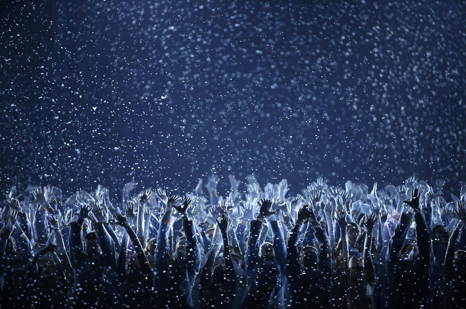 Des danseurs, lors de la cérémonie d'ouverture des Jeux olympiques d'hiver 2014 à Sotchi, le 7 février 2014.