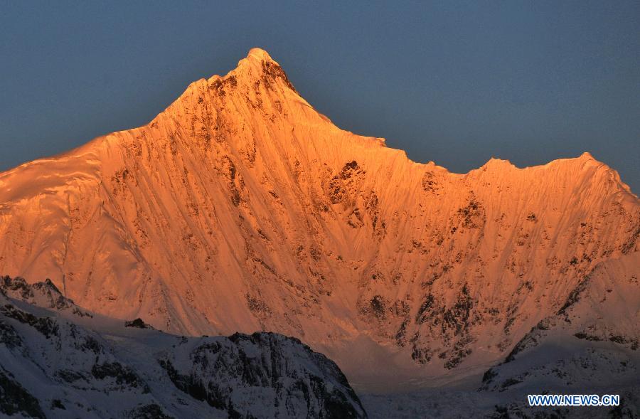 Chine: paysages du Mont enneigé Meili (3)