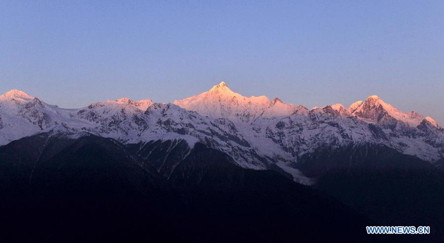 Chine: paysages du Mont enneigé Meili