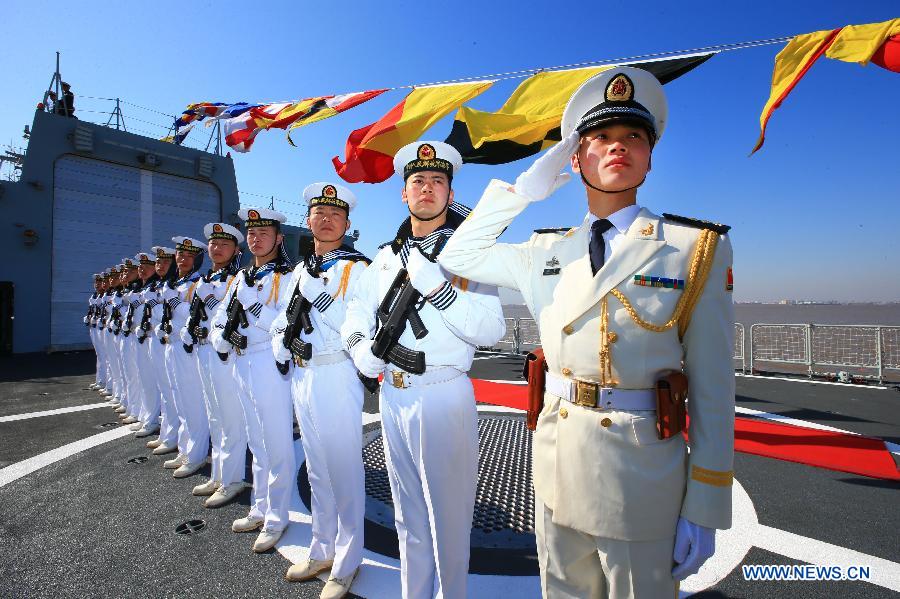 La Chine met en service un nouveau destroyer lance-missiles (2)