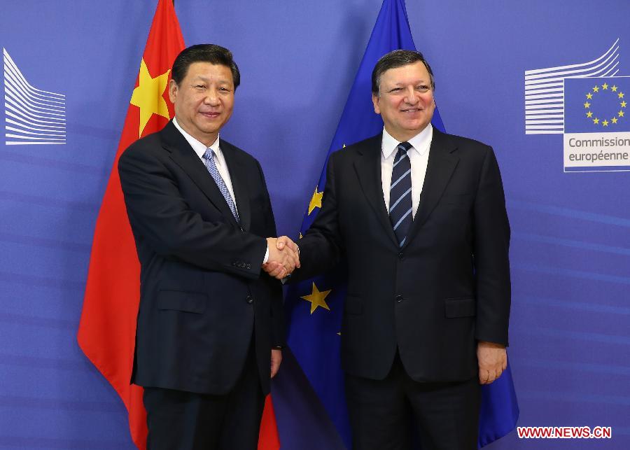 Le président chinois Xi Jinping a rencontré le président de la Commission européenne José Manuel Barroso, et appelé à développer la coopération gagnant-gagnant entre la Chine et l'Union européenne (UE), à Bruxelles, le 31 mars 2014.