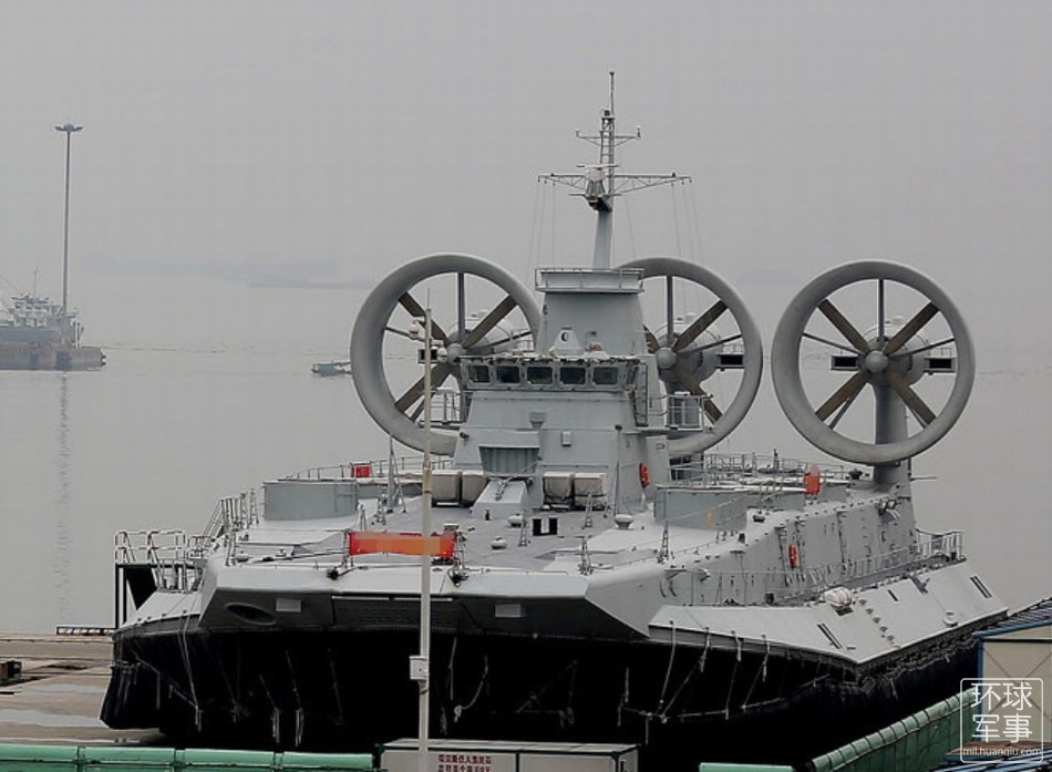 Le premier hydroglisseur de type ? Zubr ? prêt à être livré à la Marine chinoise (4)